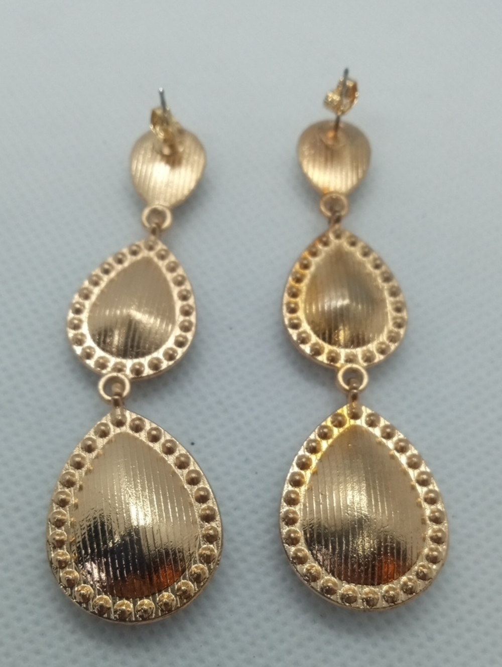 TRIPLE STONE EARRINGS - Picture 3 of 7